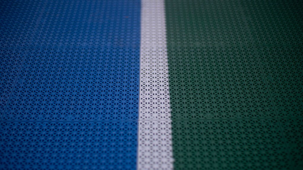 Piso modular drenante: segurança e diversão mesmo com chuva