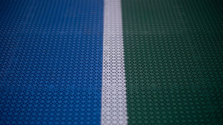 Piso modular drenante: segurança e diversão mesmo com chuva